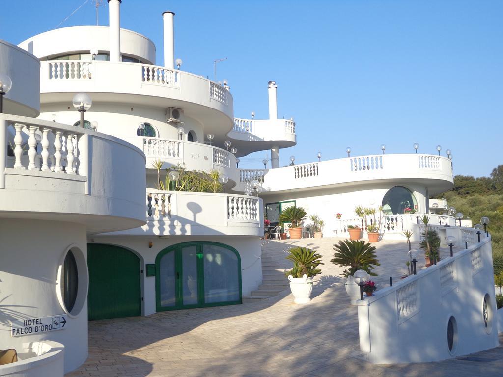 Hotel Falco D'Oro Cisternino Exterior foto