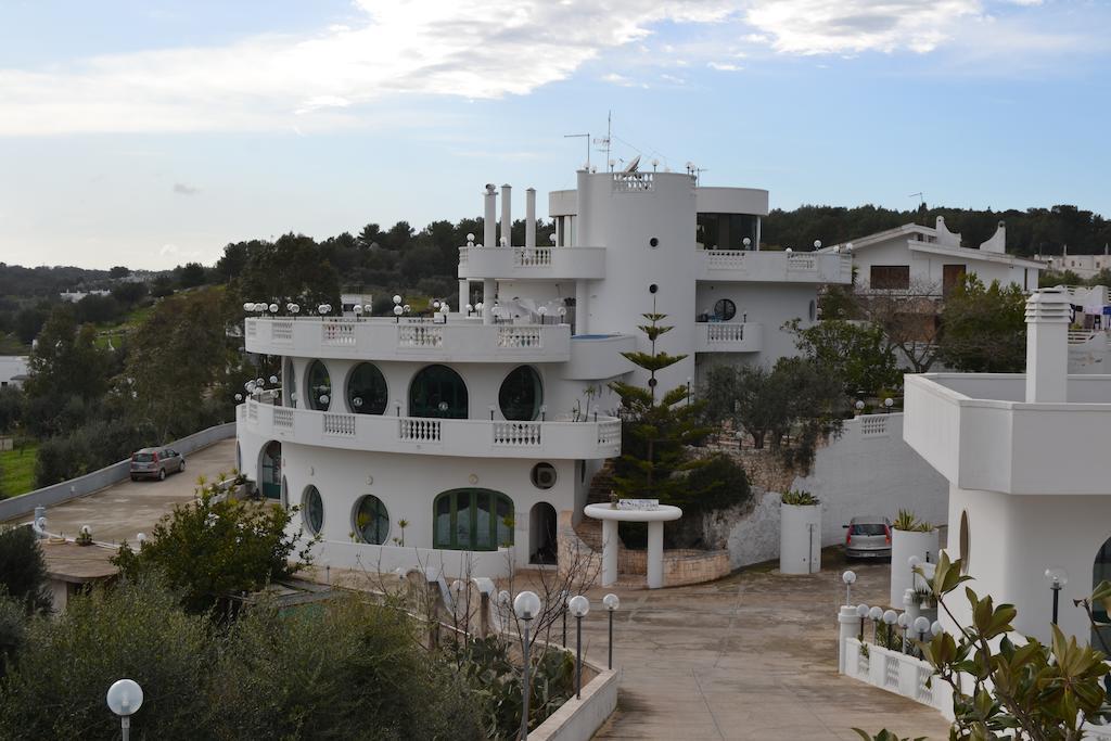 Hotel Falco D'Oro Cisternino Exterior foto